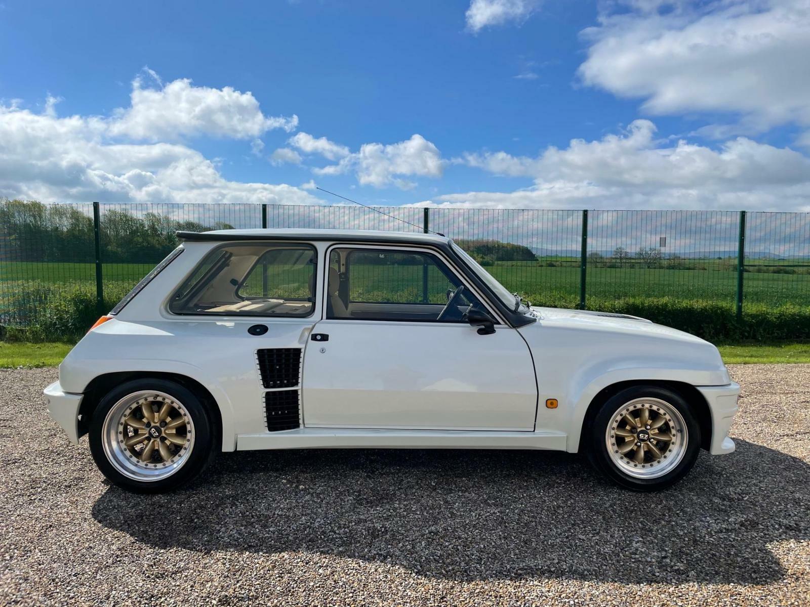 Image 6 - RENAULT 5 GT TURBO 2 * ONLY 6501 MILES * HIGH GRADE 4 CAR