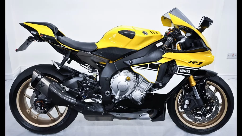 2025 Yamaha R1M Road Bike Has us Green With Envy | THE Ducati Community ...