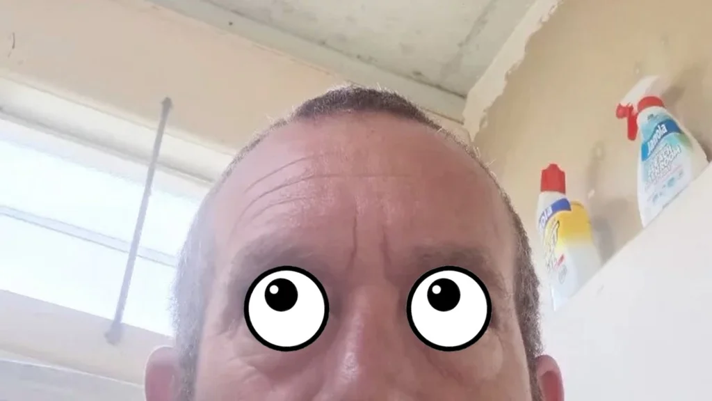 chiz thumb googly eyes.webp