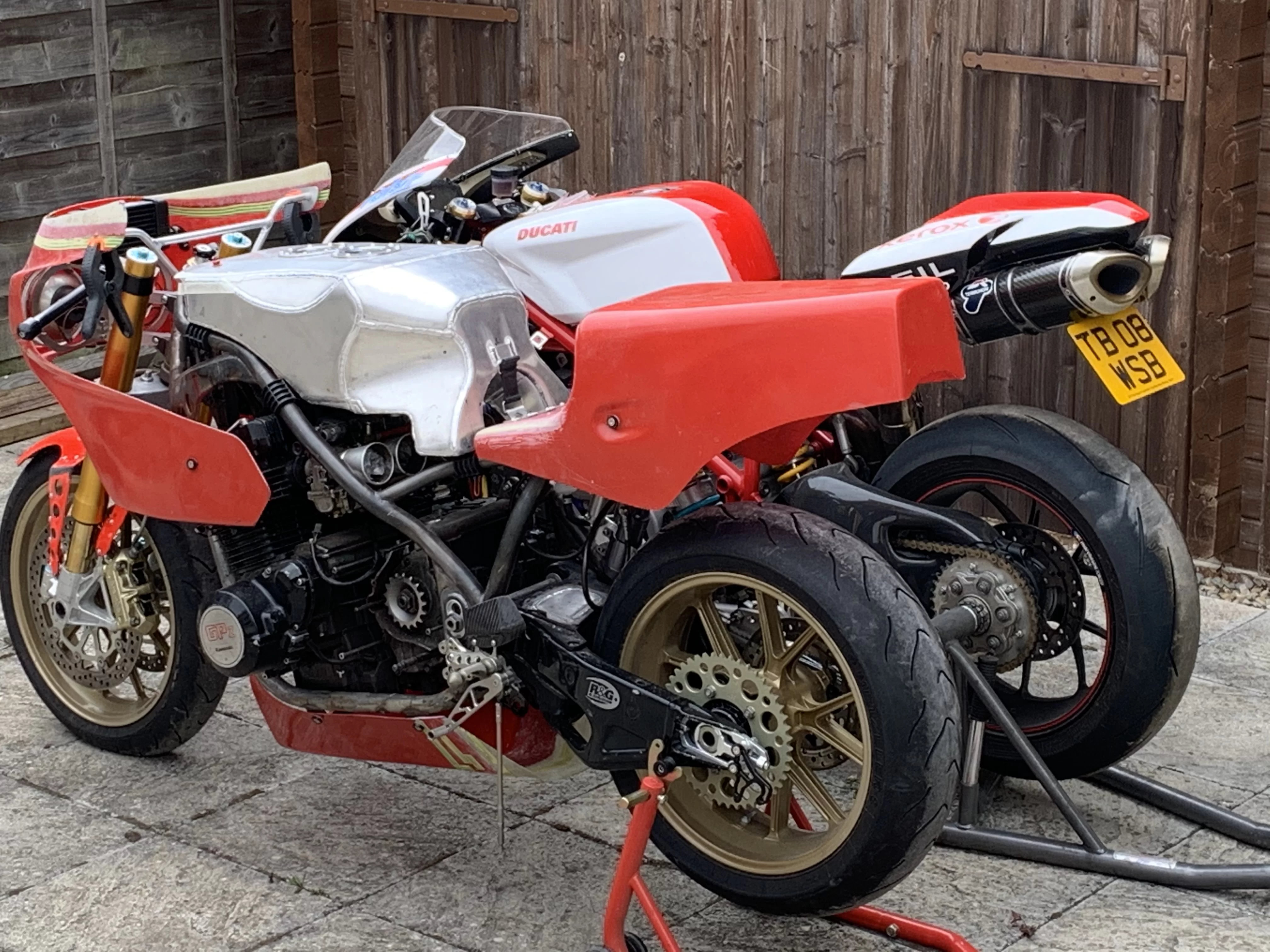 Kawasaki KR1000 Replica 165.webp
