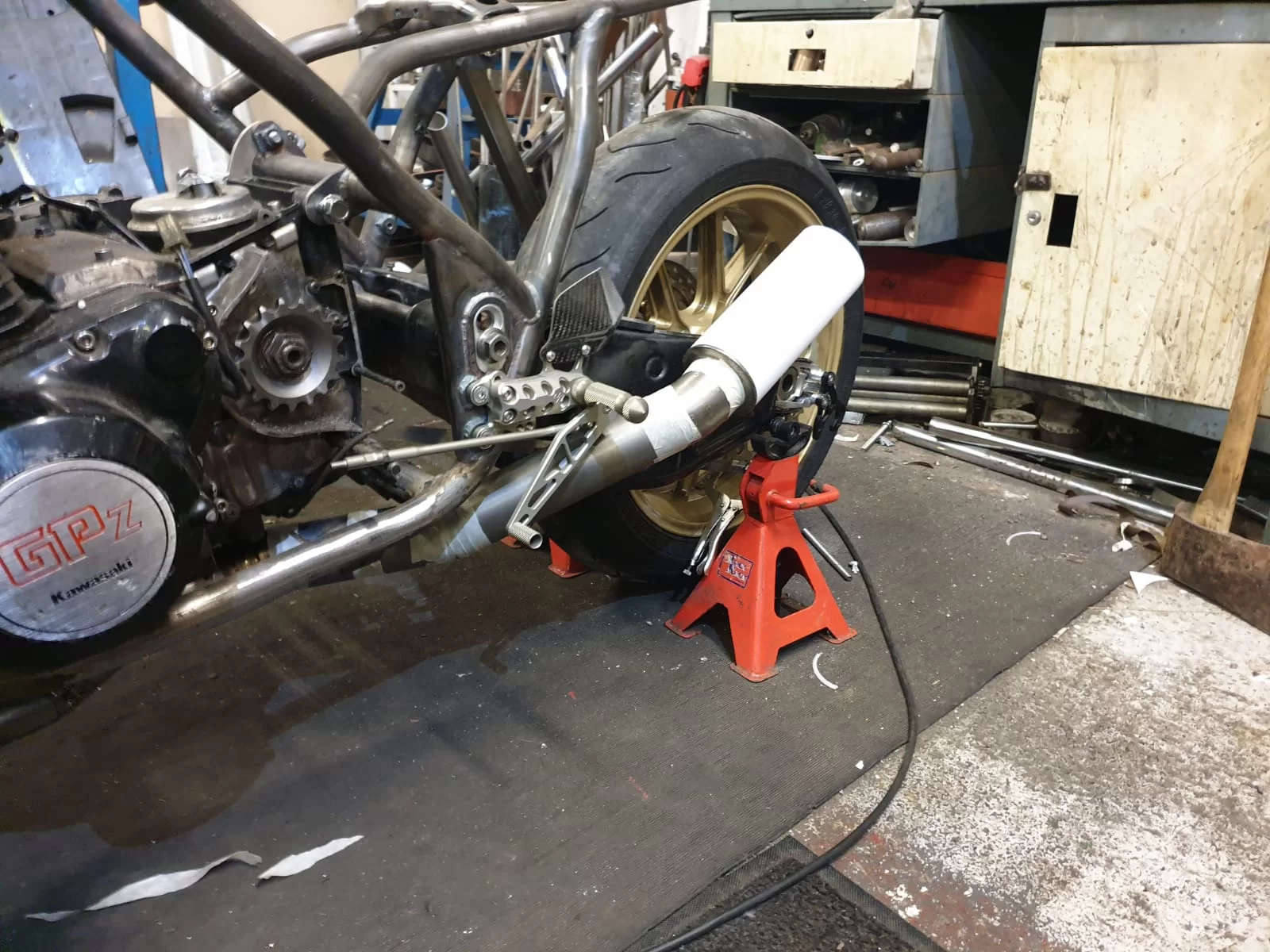 Kawasaki KR1000 Replica 210.webp