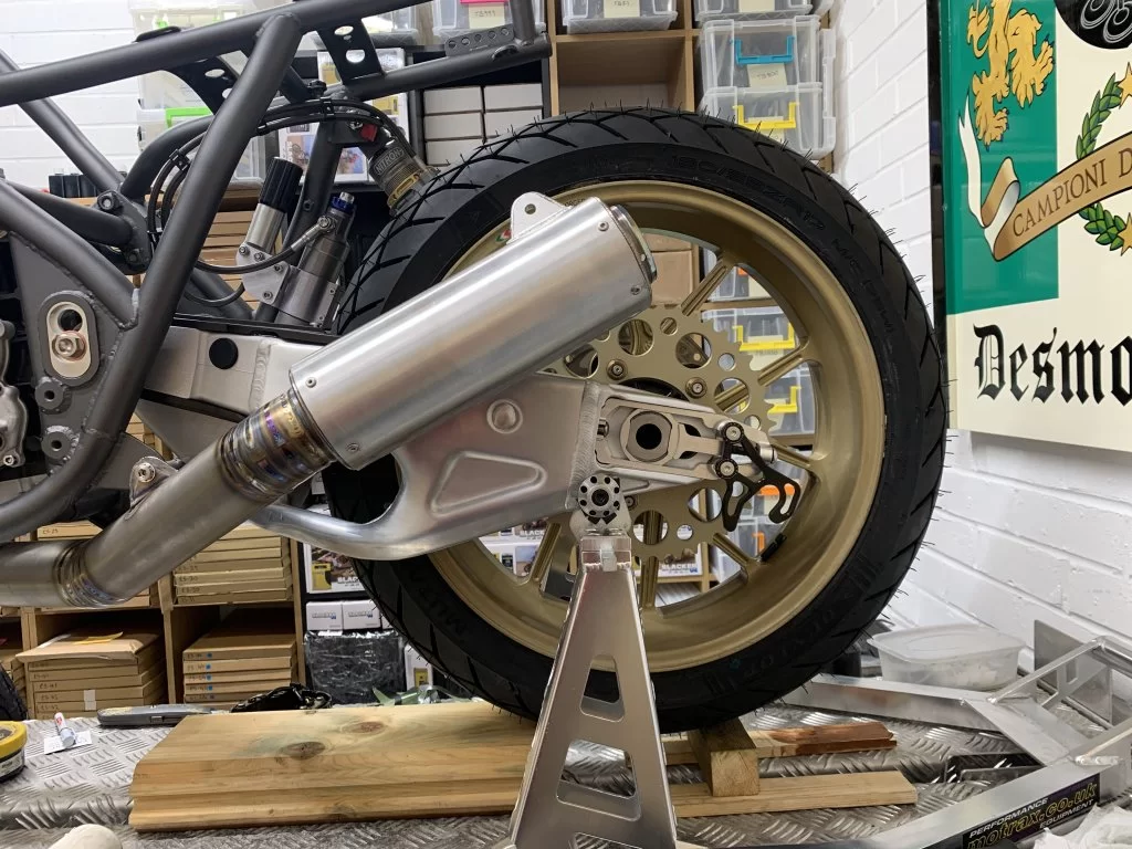 Kawasaki KR1000 Replica 363.webp