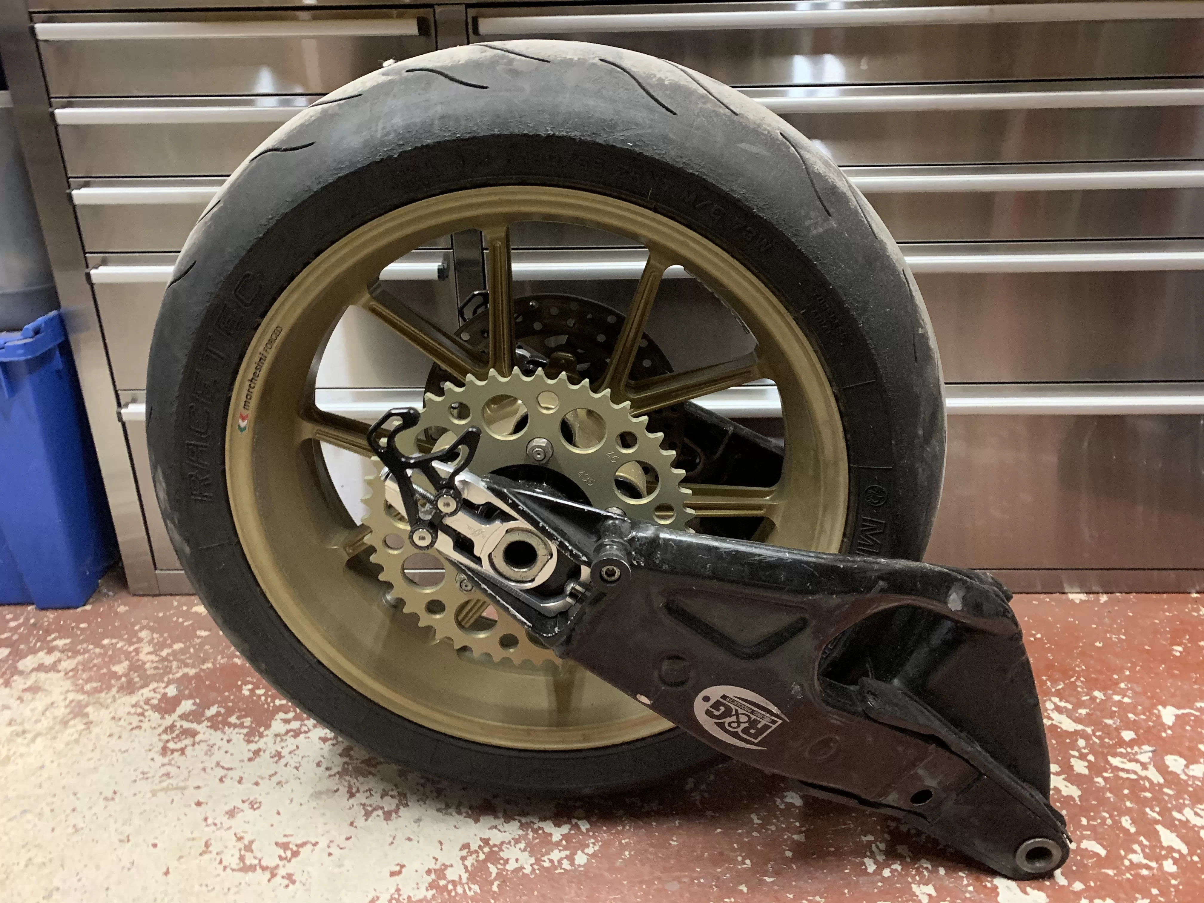 Kawasaki KR1000 Replica 37.webp