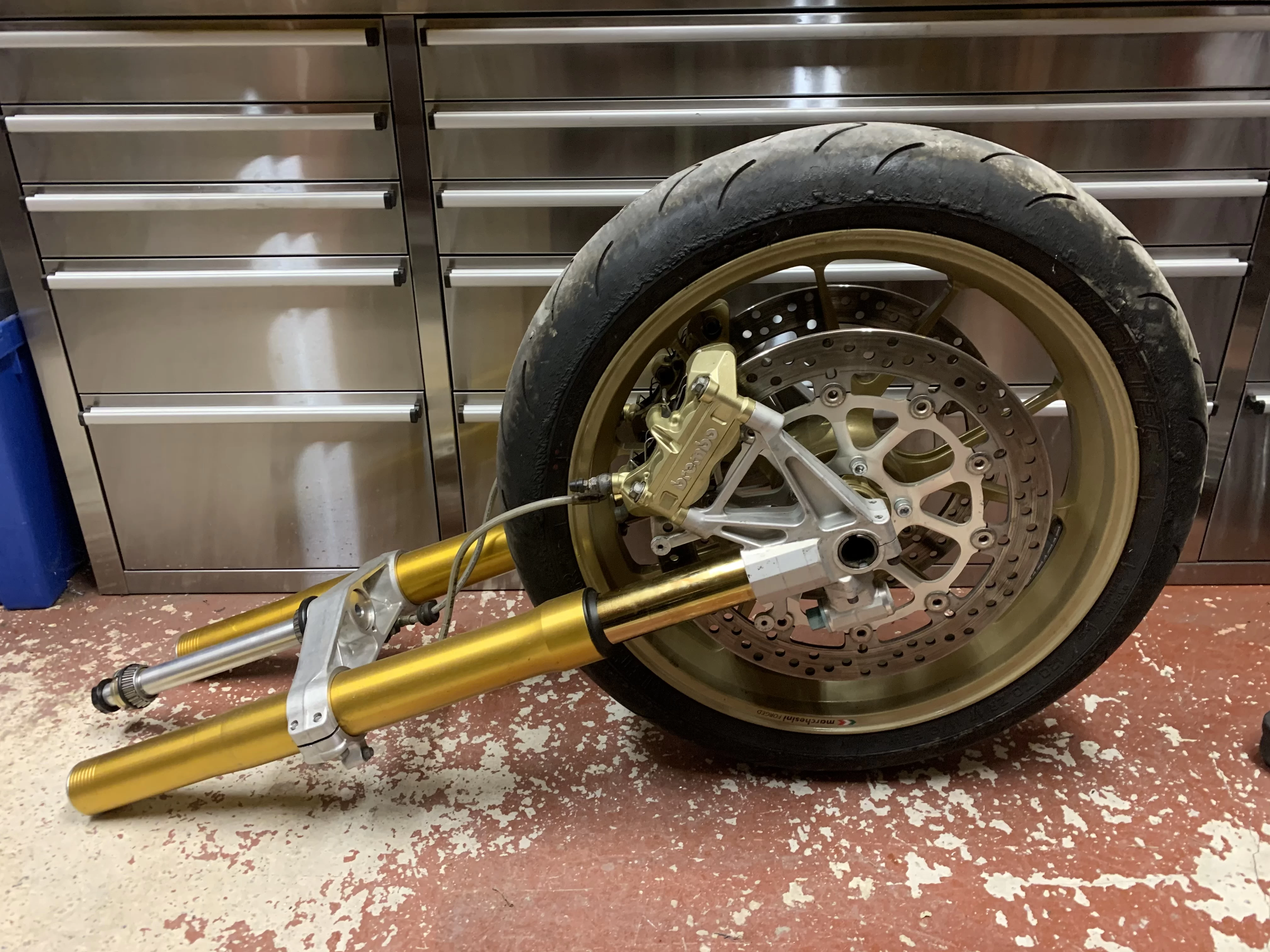 Kawasaki KR1000 Replica 41.webp