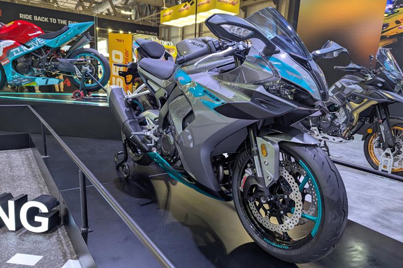 Kove 650RR front three quarters