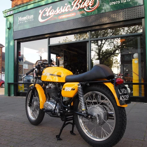 1975 Ducati 250 Mk111 Classic Vintage Rare, Beautiful Restoration, Easy Starter. - Picture 5 of 24