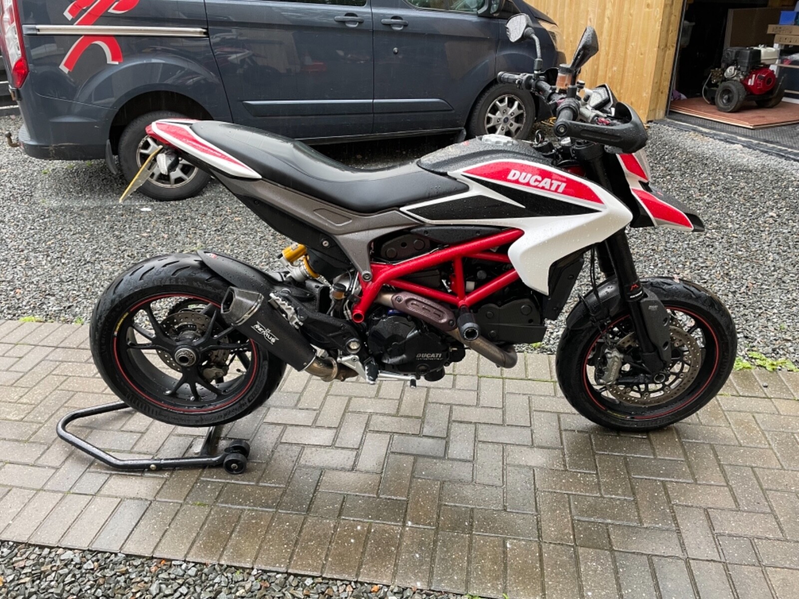 Image 11 - Ducati hypermotard 821 sp 
