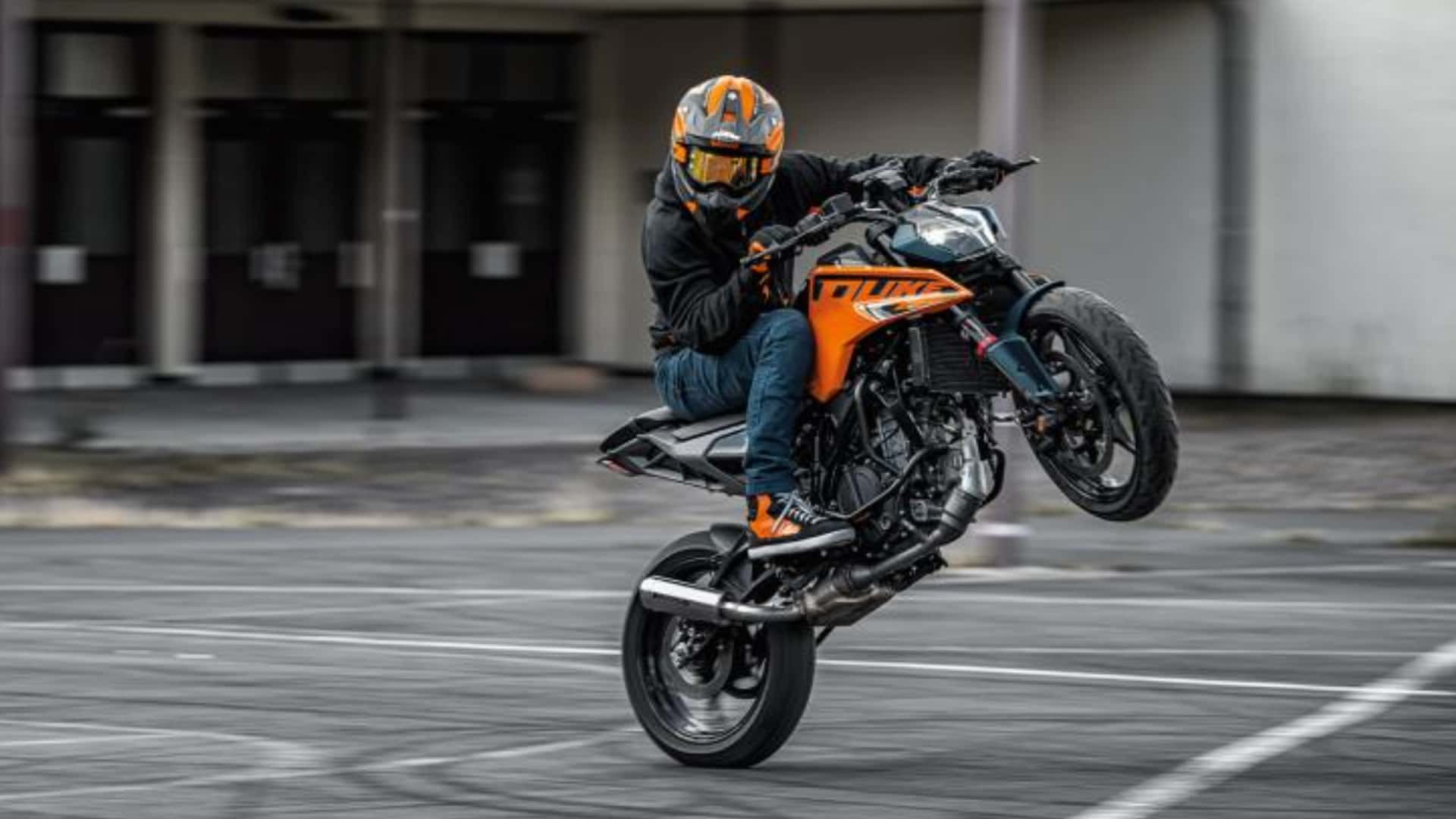 www.rideapart.com