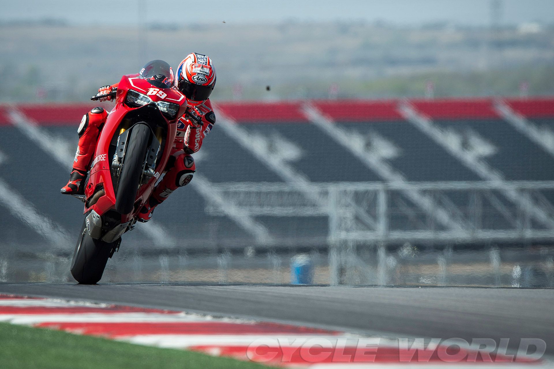 Ducati 1199 Panigale R - Nicky Hayden in-action #3 | Motor